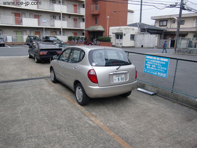 back of car M100A - 1998 Toyota Duet X - Silver