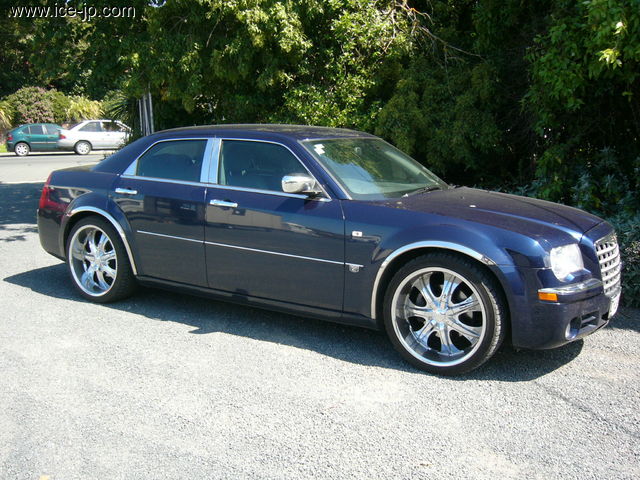 front of car CHRYSLER - 2007 Chrysler 300 CRD 300c - Blue